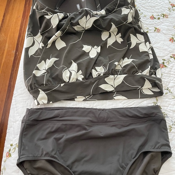 Lands End 2 piece bathing suit. - Picture 2 of 4